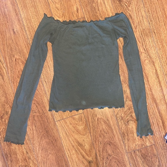 Off the shoulder scalloped top - Picture 4 of 4